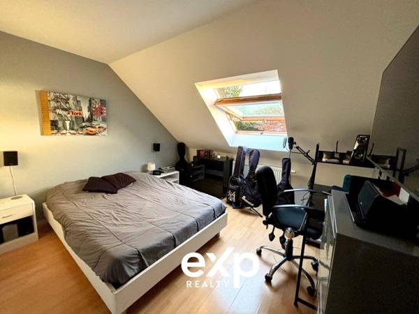 Maison familiale 5 pièces 130 m² hab (138 m² utiles) MAGNY-LE-HONGRE