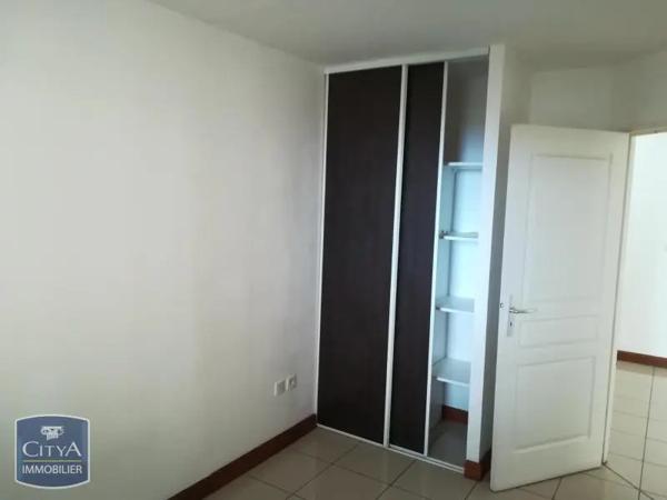 Appartement à louer 3 pièces 53.02m² Saint-Denis (97400)