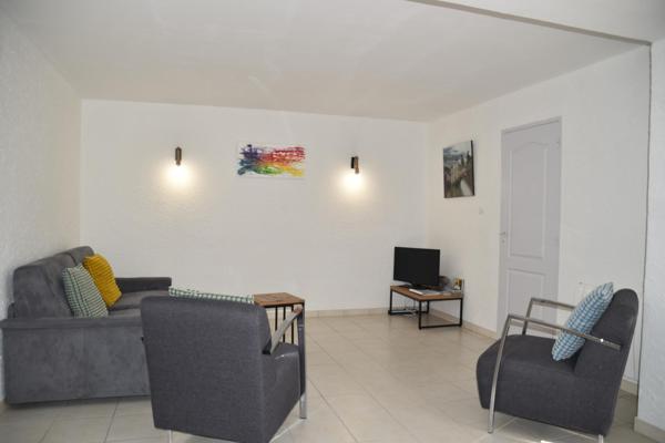 MAISON DE VILLE AVEC GITE INDEPENDANT