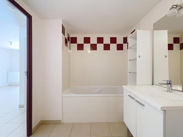 T2 AU CALME BALCON PARKING