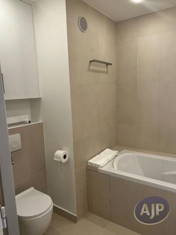 Location appartement Paris 7eme : 1 600 € - AJP Immobilière Passy Paris 16