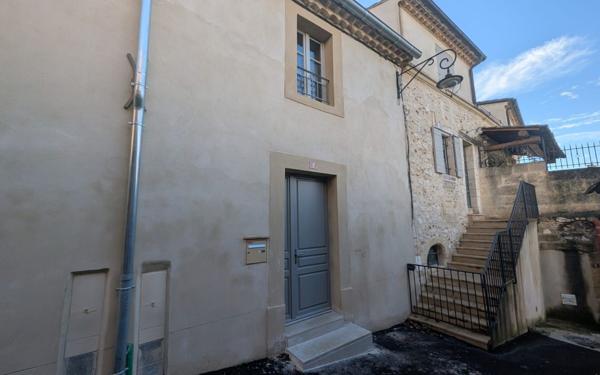 Maison à louer    3 pièces •  Estézargues