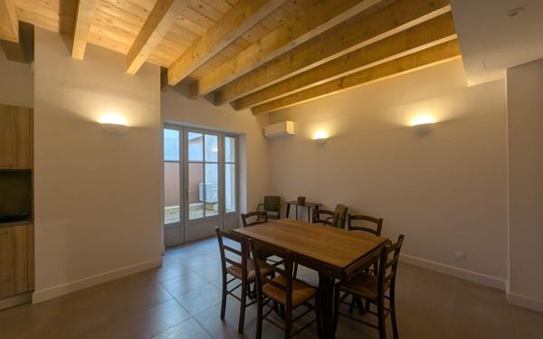 Maison à louer    3 pièces •  Estézargues