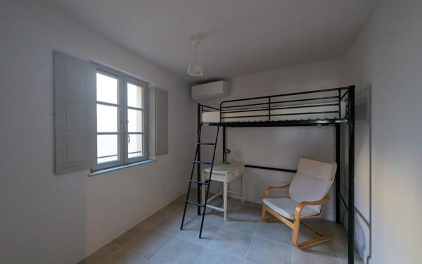 Maison à louer    3 pièces •  Estézargues