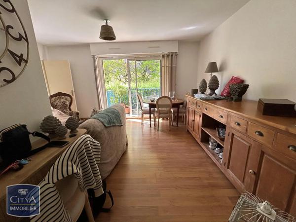 Appartement à louer 2 pièces 49.46m² Alençon (61000)