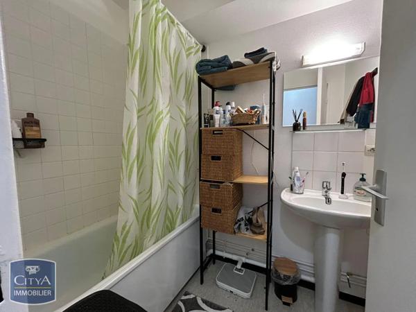 Appartement à louer 2 pièces 49.46m² Alençon (61000)