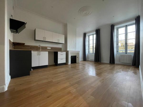 Appartement à louer    3 pièces • 53,51 m2 Saintes