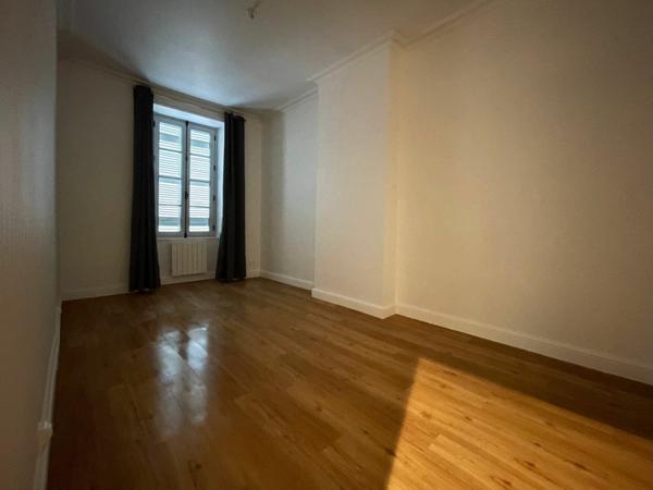 Appartement à louer    3 pièces • 53,51 m2 Saintes