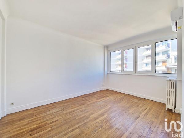 Appartement 3 pièces de 49 m² à Paris (75020)