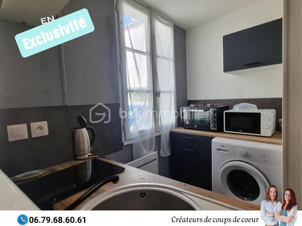 Nous vous proposons en exclusivité cet immeuble de rapport locatif composé de deux appartements:

• Un triplex composé :
Au-rez-de-chaussée: Une cuisine, wc séparé, salon. Cave.
A l'étage: Grand palier, salle d'eau.
Au deuxième étage: Une chambre en mezzanine.
Vue dégagée très agréable.
Loué 480 €

•Un triplex composé:
Au rez-de-chaussée: Une cuisine, wc séparé.
Au rez-de-jardin: Un salon avec terrasse. Cave.
A l'étage: Une chambre en mezzanine, salle d'eau.
Loué 500€

L'un des appartements étant vacant, cet immeuble est idéal pour un propriétaire occupant qui souhaite réduire ses mensualités grâce à un revenu locatif, ou pour un investisseur recherchant un bien déjà partiellement loué avec un loyer existant de 500€.

De quoi alléger considérablement le coût mensuel tout en habitant un bien à soi!

Située au centre de Celles-Sur-Belle dans une rue calme, proche de toutes commodités, et à 20 minutes de Niort.

Notre regard: "L'idéal pour un investissement locatif avec un excellent rendement! D'autant plus qu'il y a une forte demande locative sur le secteur. De plus, ces deux logements sont très agréables!"

Vendeurs, avis de valeur offert. Acquéreurs, bénéficiez de mon service financier.