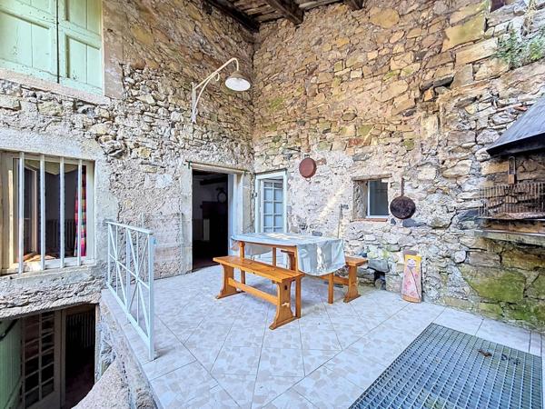 Maison de village avec cour, garage et grenier aménageable – Lunas (34650)