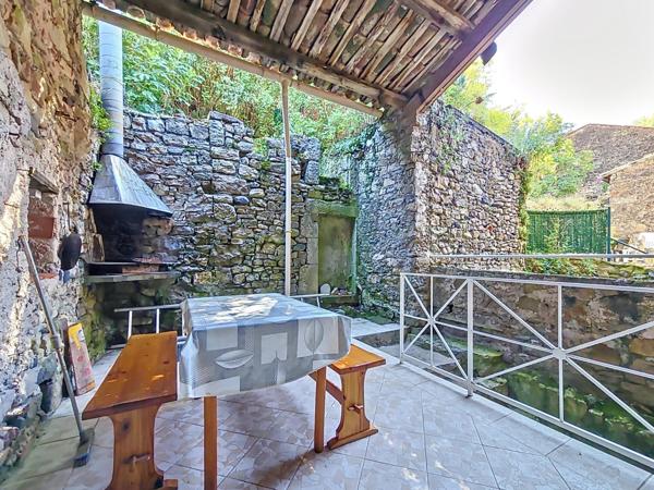 Maison de village avec cour, garage et grenier aménageable – Lunas (34650)