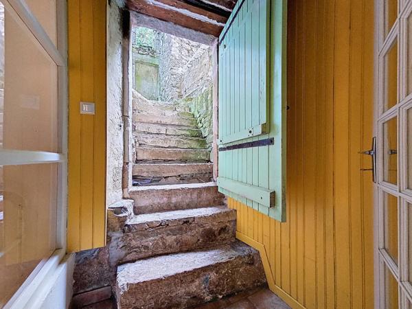 Maison de village avec cour, garage et grenier aménageable – Lunas (34650)