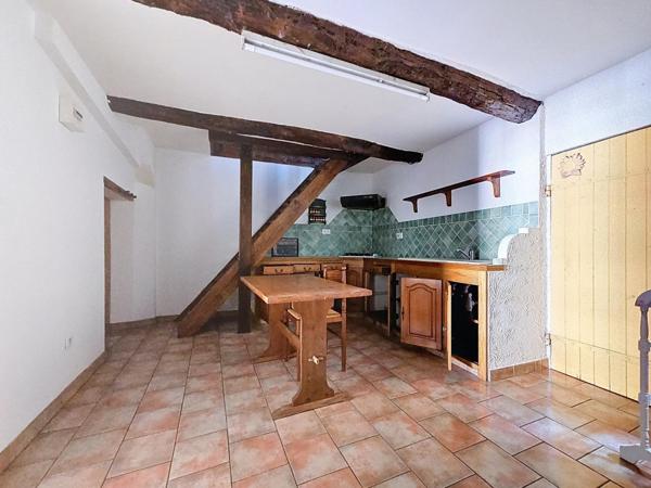 Maison de village avec cour, garage et grenier aménageable – Lunas (34650)