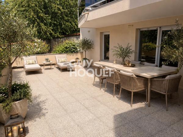 EXCLUSIVITÉ – T2 D’EXCEPTION AVEC TERRASSE DE 46 M² EN PLEIN CENTRE DE SAINT-GENIS-LAVAL