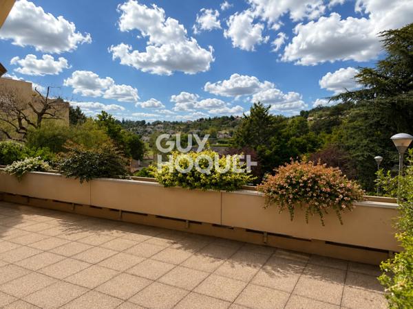 EXCLUSIVITÉ – T2 D’EXCEPTION AVEC TERRASSE DE 46 M² EN PLEIN CENTRE DE SAINT-GENIS-LAVAL