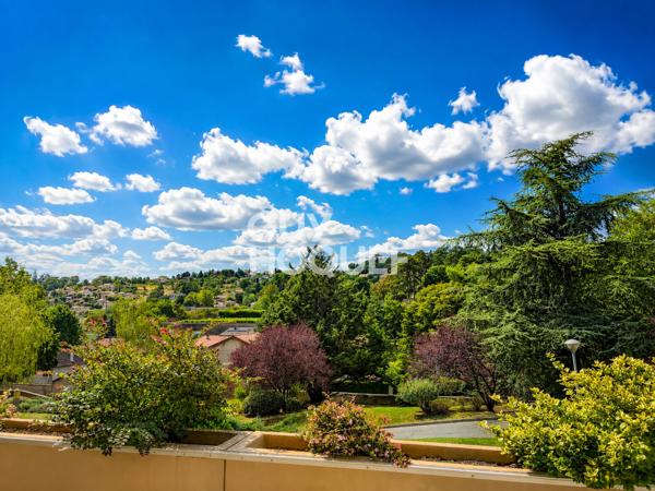 EXCLUSIVITÉ – T2 D’EXCEPTION AVEC TERRASSE DE 46 M² EN PLEIN CENTRE DE SAINT-GENIS-LAVAL