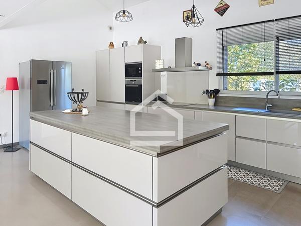 Maison 4 pièce(s) 3 chambre(s) 183 m²