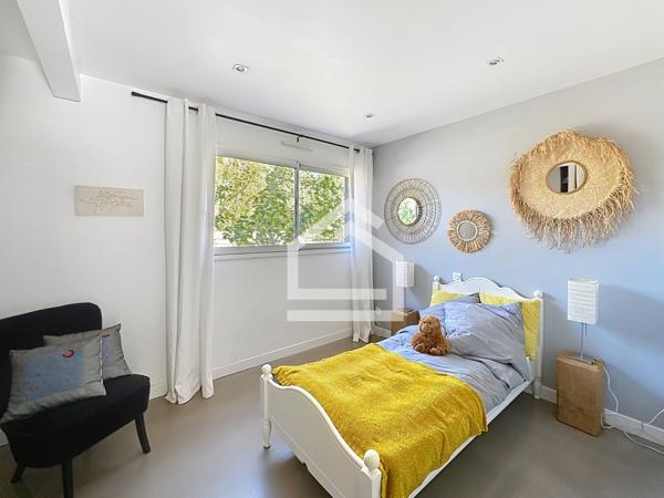 Maison 4 pièce(s) 3 chambre(s) 183 m²