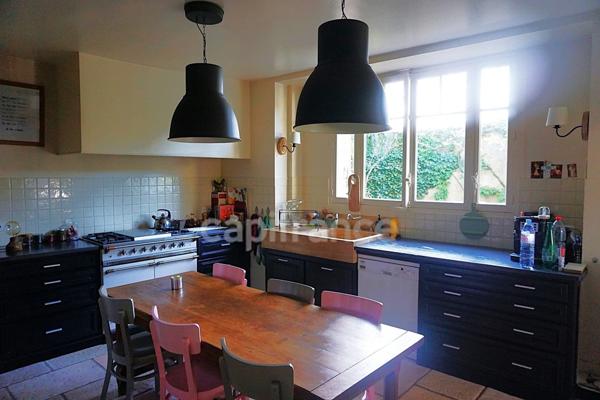 Maison de caractère, rare, 14 pièces proche de EPERNAY (51)