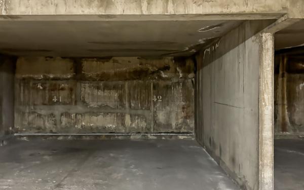 Stationnement à louer    12,10 m2 Paris 20