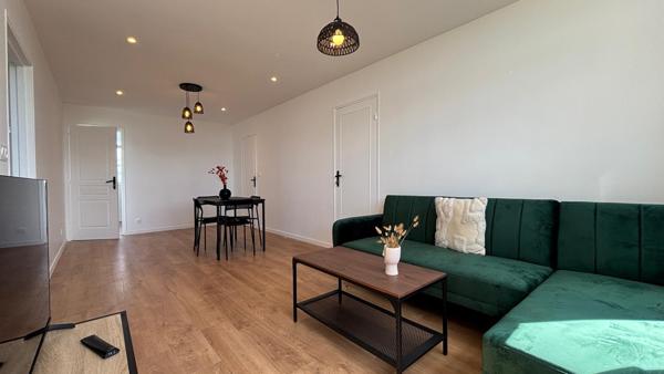 Chambre à louer - Colocation meublée Evry-Courcouronnes