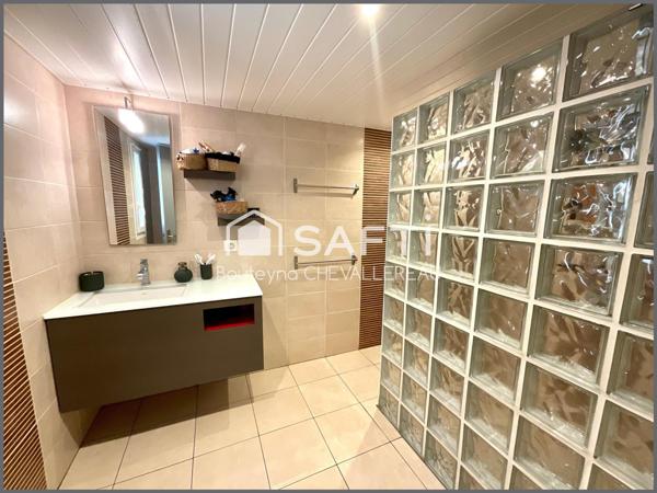 Maison de village avec garage attenant