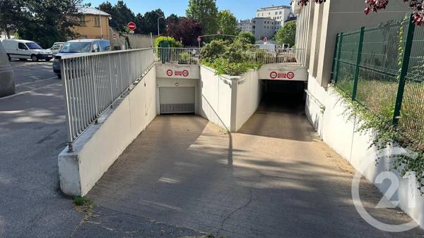 Parking à vendre  13 m 2   LYON  - 69008