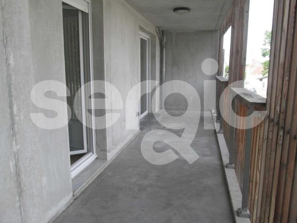 Location 3 Pieces 63 80000 Amiens 25 1124 01 0005