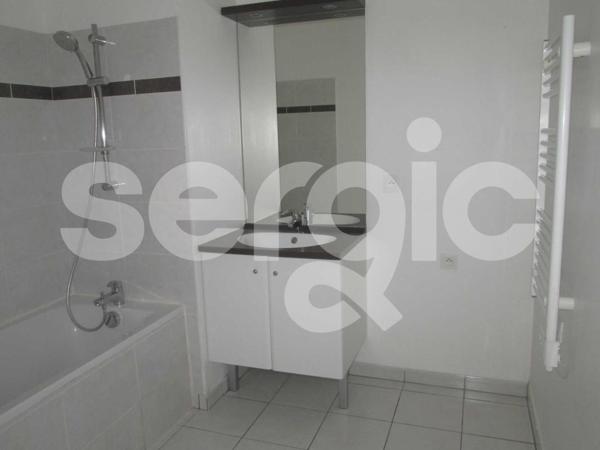 Location 3 Pieces 63 80000 Amiens 25 1124 01 0005