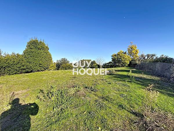 Terrain à bâtir au calme avec vue dégagée à La Roquette-sur-Siagne