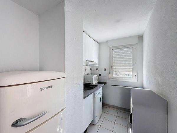 T2 lumineux avec vue dégagée, loggia et parking