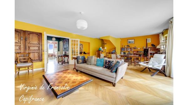 75010-A vendre appartement duplex d'exception-Double séjour - 4 chambres-3 terrasses-6ème et 7ème étage - ascenseur