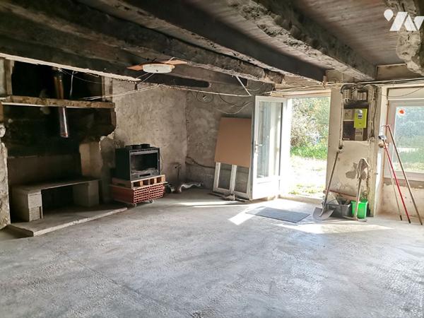 EXCLUSIVITE - ST MEEN LE GRAND, en campagne maison à rénover entièrement, terrain de 735 m²