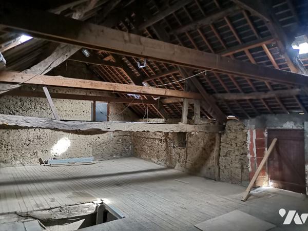 EXCLUSIVITE - ST MEEN LE GRAND, en campagne maison à rénover entièrement, terrain de 735 m²