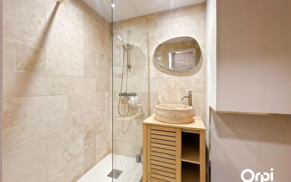 Appartement à vendre    2 pièces • 27,27 m2 Cogolin