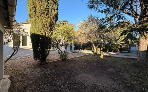 Maison à vendre    4 pièces •  Morières-lès-Avignon