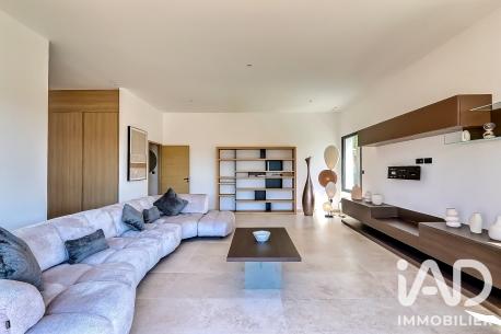 Maison à vendre 5 pièces 190 m² Saint-Siffret