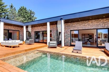 Maison à vendre 5 pièces 190 m² Saint-Siffret