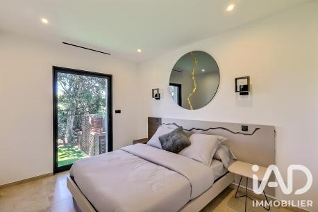 Maison à vendre 5 pièces 190 m² Saint-Siffret