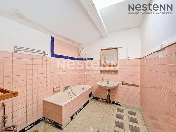 Maison de ville Lunel avec tropézienne à rénover