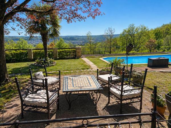 Vente Maison 9 pièces 258 m2 à Brive-la-Gaillarde