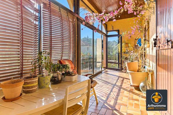 Vente                                                      Maison
                        
                     6 pièces                      193 m2                     à Brignais