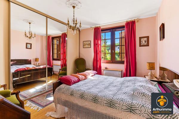Vente                                                      Maison
                        
                     6 pièces                      193 m2                     à Brignais
