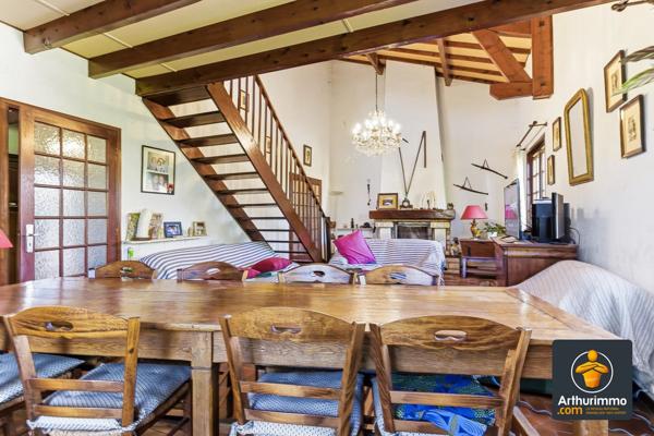 Vente                                                      Maison
                        
                     6 pièces                      193 m2                     à Brignais