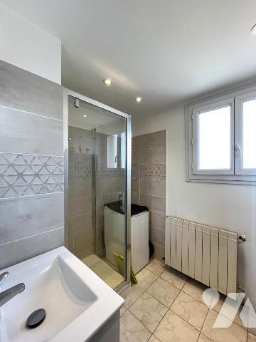 APPARTEMENT CENTRE UZES