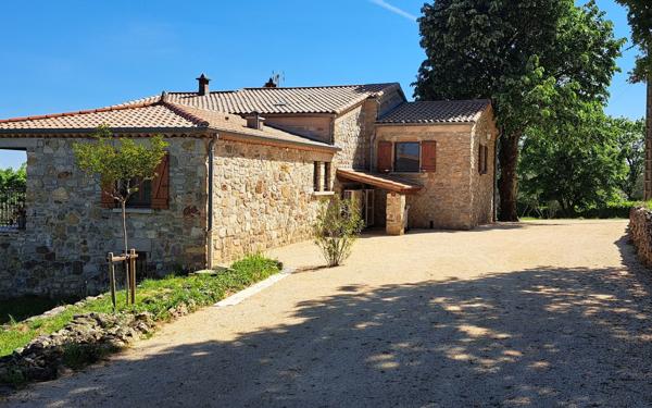 Maison à vendre    6 pièces •  Largentière