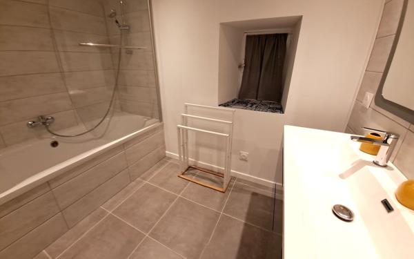 Maison à vendre    6 pièces •  Largentière