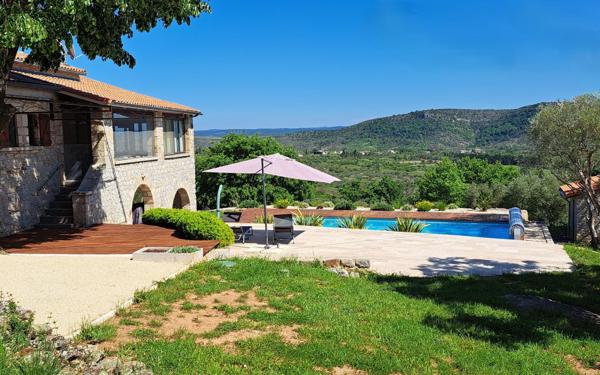 Maison à vendre    6 pièces •  Largentière