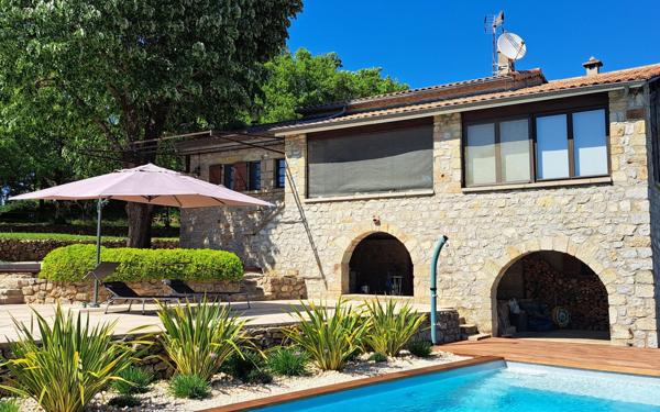 Maison à vendre    6 pièces •  Largentière